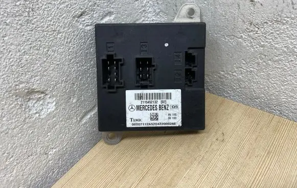 Mercedes-Benz E W211 Comfort/convenience module 2115452132