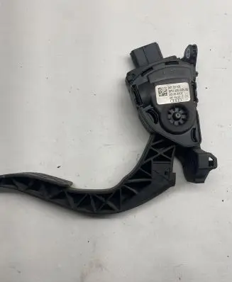 Audi A6 S6 C6 4F Accelerator throttle pedal 8K1721523