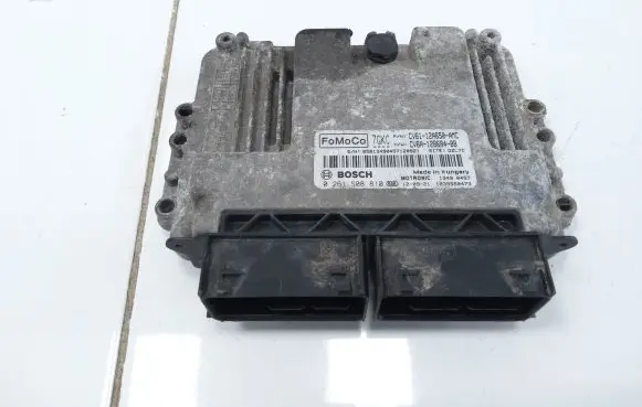Ford Focus Engine control unit/module ECU 0261S08810