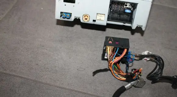 Mercedes-Benz E W212 Sound system wiring loom A2129062701 A2128700289