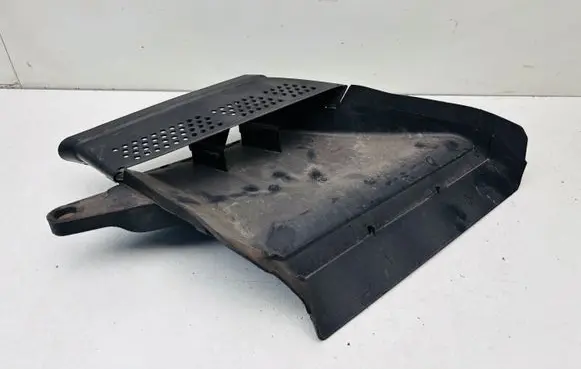 Audi A4 S4 B8 8K Air intake duct part 8K0129618 8K0129618A