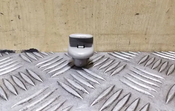 Sun visor clip/hook/bracket