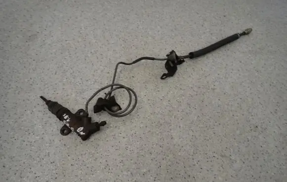 Clutch slave cylinder