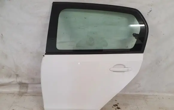 Volkswagen Up Rear door