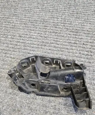 Audi Q8 Fender mounting bracket 4M8807284