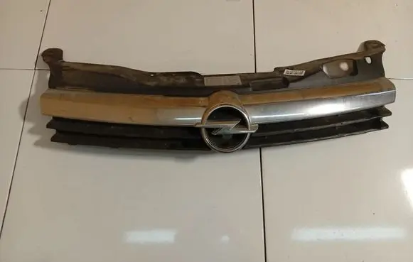 Opel Astra H Front grill 13241967