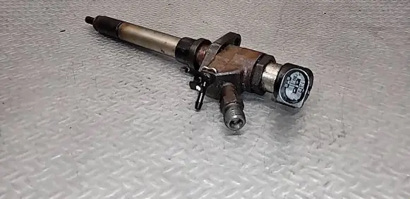 Volvo V50 Fuel injector 9657144580