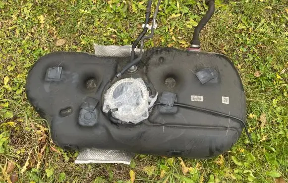 Toyota Prius+ (ZVW40) Fuel tank S711147150