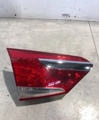 Tailgate rear/tail lights