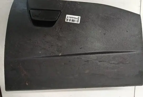 Glove box