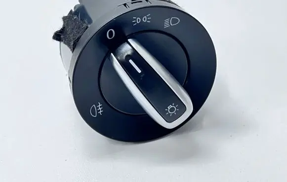 Volkswagen Jetta VI Light switch 3C8941431B