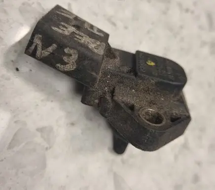 Volkswagen PASSAT B5 Air pressure sensor 0281002177