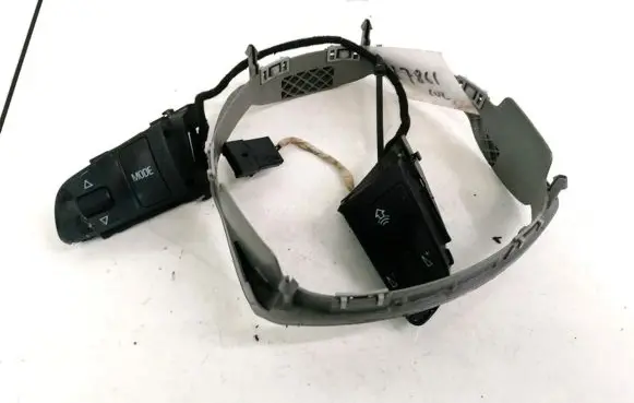 Steering wheel buttons/switches