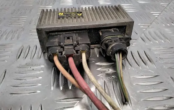 Renault Laguna II Glow plug pre-heat relay 7700100703