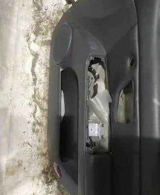 KIA Sorento Front door card panel trim 