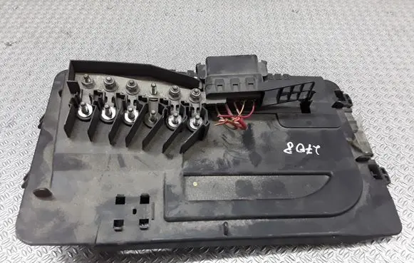 Skoda Fabia Mk1 (6Y) Fuse box set 6Q0937550G