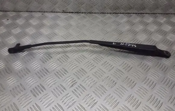 Renault Modus Front wiper blade arm 8200360823A