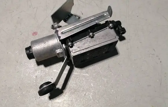 Porsche Cayenne (92A) Convertible roof hydraulic pump 7L0142060A
