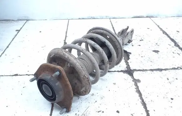 Hyundai Elantra Front shock absorber with coil spring 333206