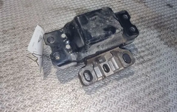 Volkswagen Caddy Engine mount bracket 1K0199555