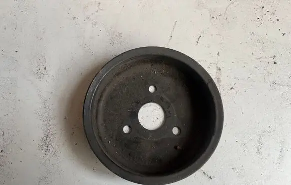 Opel Corsa D Water pump pulley 90531737