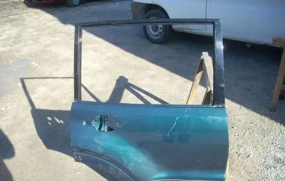 Mitsubishi Pajero Front door