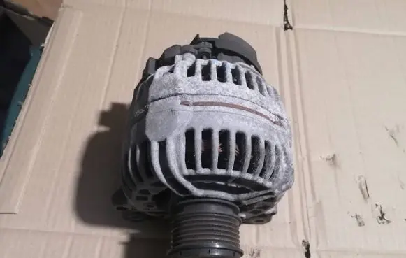 Volkswagen Jetta V Generator/alternator 06F903023F 0124525091