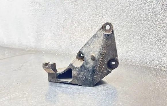 Opel Astra H Engine mounting bracket 332253673 24463124