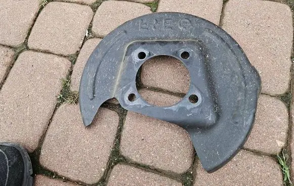 Citroen Berlingo Rear brake disc plate dust cover 9815411280-
