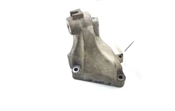 Mercedes-Benz Vito Viano W639 Engine mounting bracket A6422231904