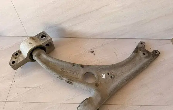Seat Alhambra (Mk2) Front lower control arm/wishbone 