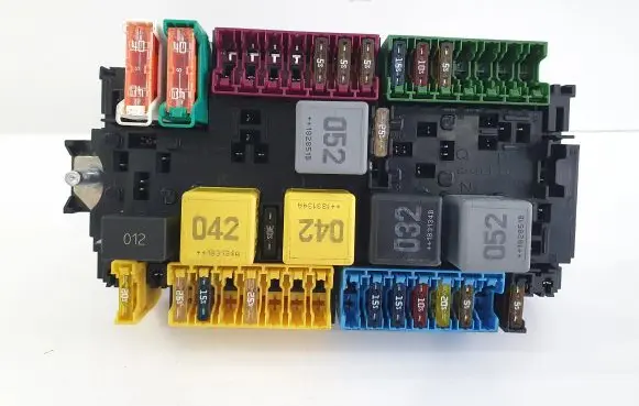 Mercedes-Benz Vito Viano W447 Fuse module A2469067100
