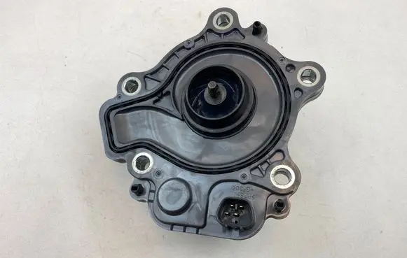 Toyota Prius+ (ZVW40) Water pump 1033L144335