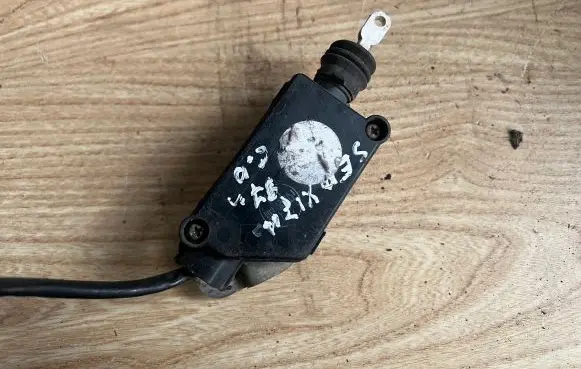 KIA Sephia Central locking motor 