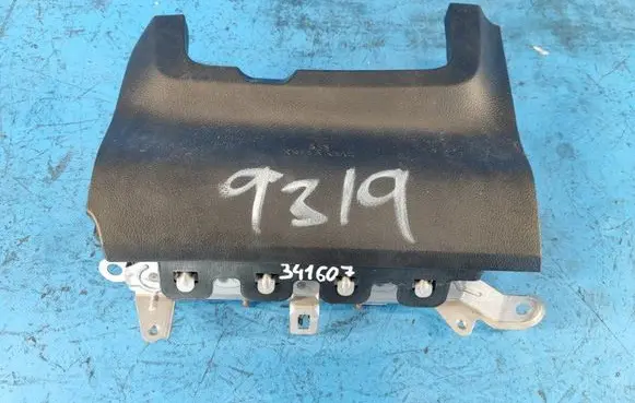 Lexus CT 200H Knee airbag 7390076010C0