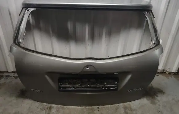 Toyota Verso Tailgate/trunk/boot lid 1G6
