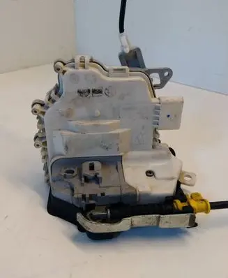 Audi A4 S4 B8 8K Rear door lock 8K0839016C