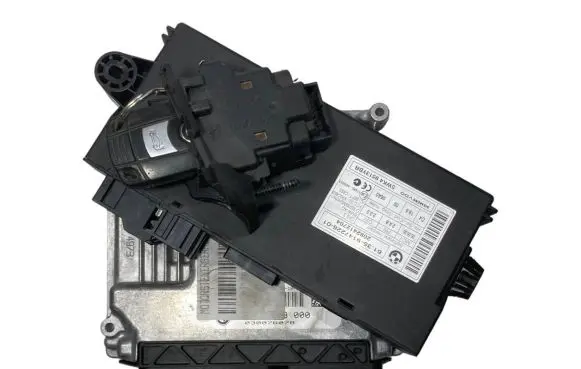 BMW 3 E90 E91 Engine ECU kit and lock set 7809216 9147226 61359147226