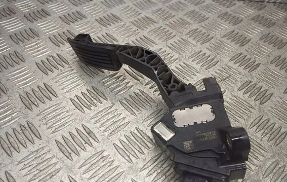 Toyota Yaris Accelerator pedal position sensor 781100D010