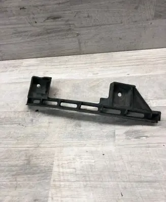 Volkswagen Caddy Front bumper mounting bracket 1T0807889B 013837