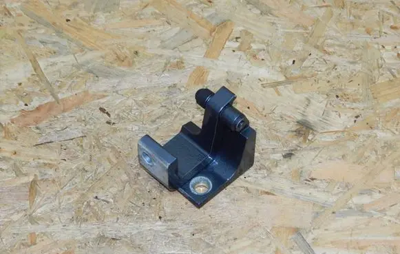 Volkswagen Multivan T5 Front door upper hinge 7H0831402B