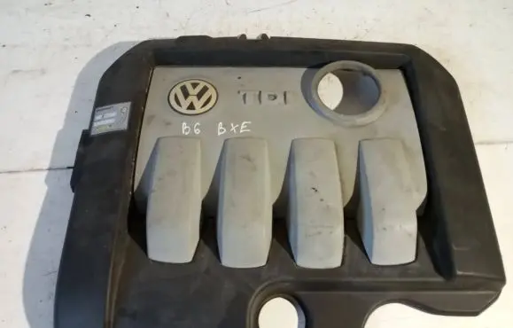 Volkswagen PASSAT B6 Engine cover (trim) 03G103925BJ