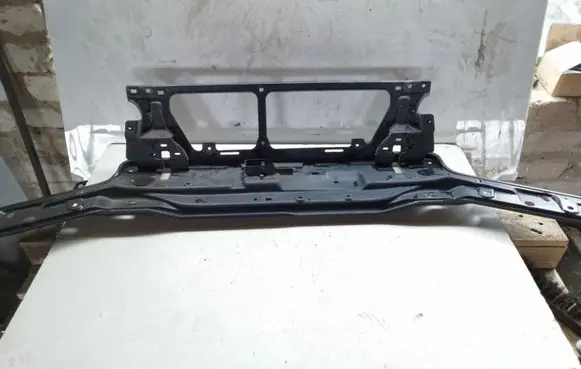 Volvo XC70 Top upper radiator support slam panel 30760541
