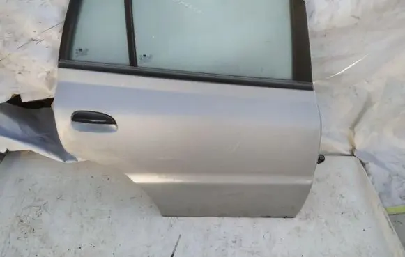 KIA Rio Rear door