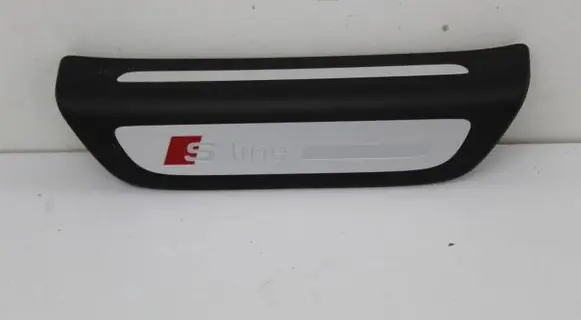 Audi Q3 8U Rear sill trim cover 8U0853376 3J0853370