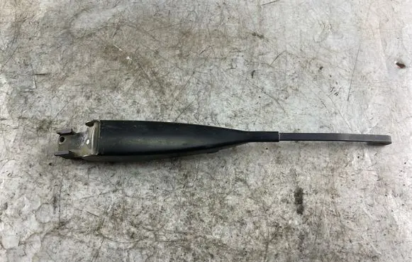 Mercedes-Benz E W210 Front wiper blade arm