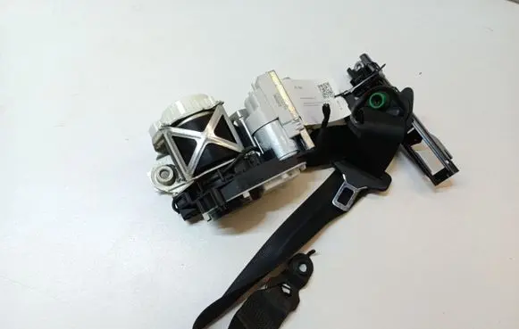 Mercedes-Benz ML W166 Front seatbelt 34077867 A1668600088