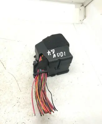 Audi A8 S8 D3 4E Fuse module 8D1941824