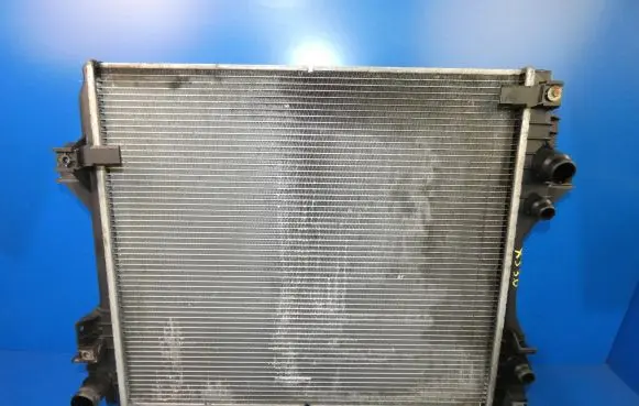 Jaguar XJ X351 Coolant radiator