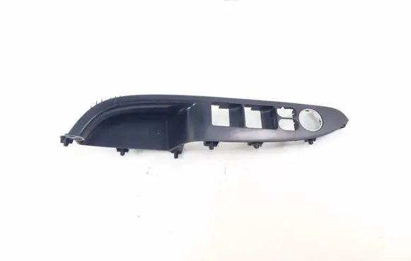 Hyundai i30 Front door window switch trim 935722R910